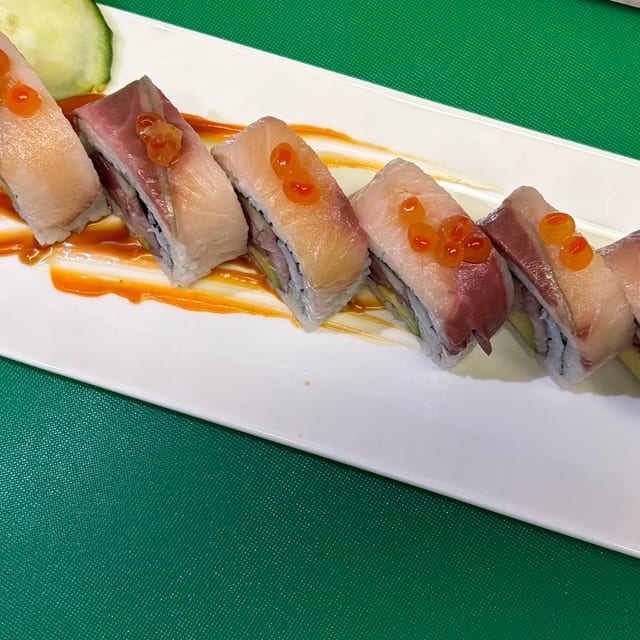 White Drangon Tuna roll with Roe.